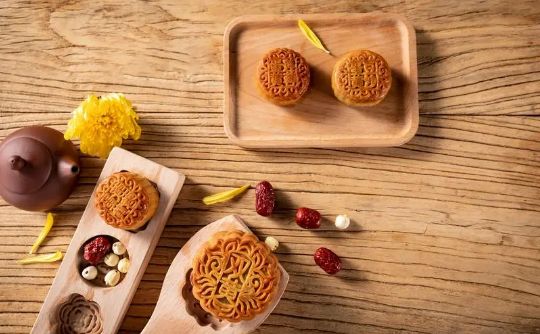 欢乐在中秋，情浓意更浓